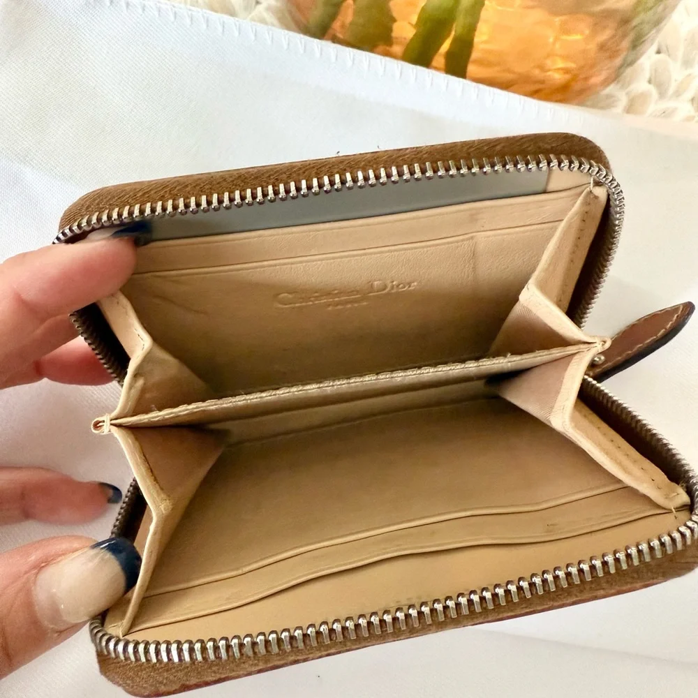 Dior Brown and Tan Heart Charm Wallet - ⭐️AuThEniC - Picture 3 of 5